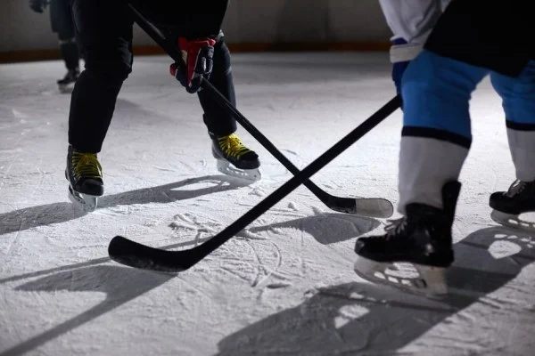 芝加哥黑鹰NHL季前赛状元贝达德二年级赛季目标全力冲击季后赛